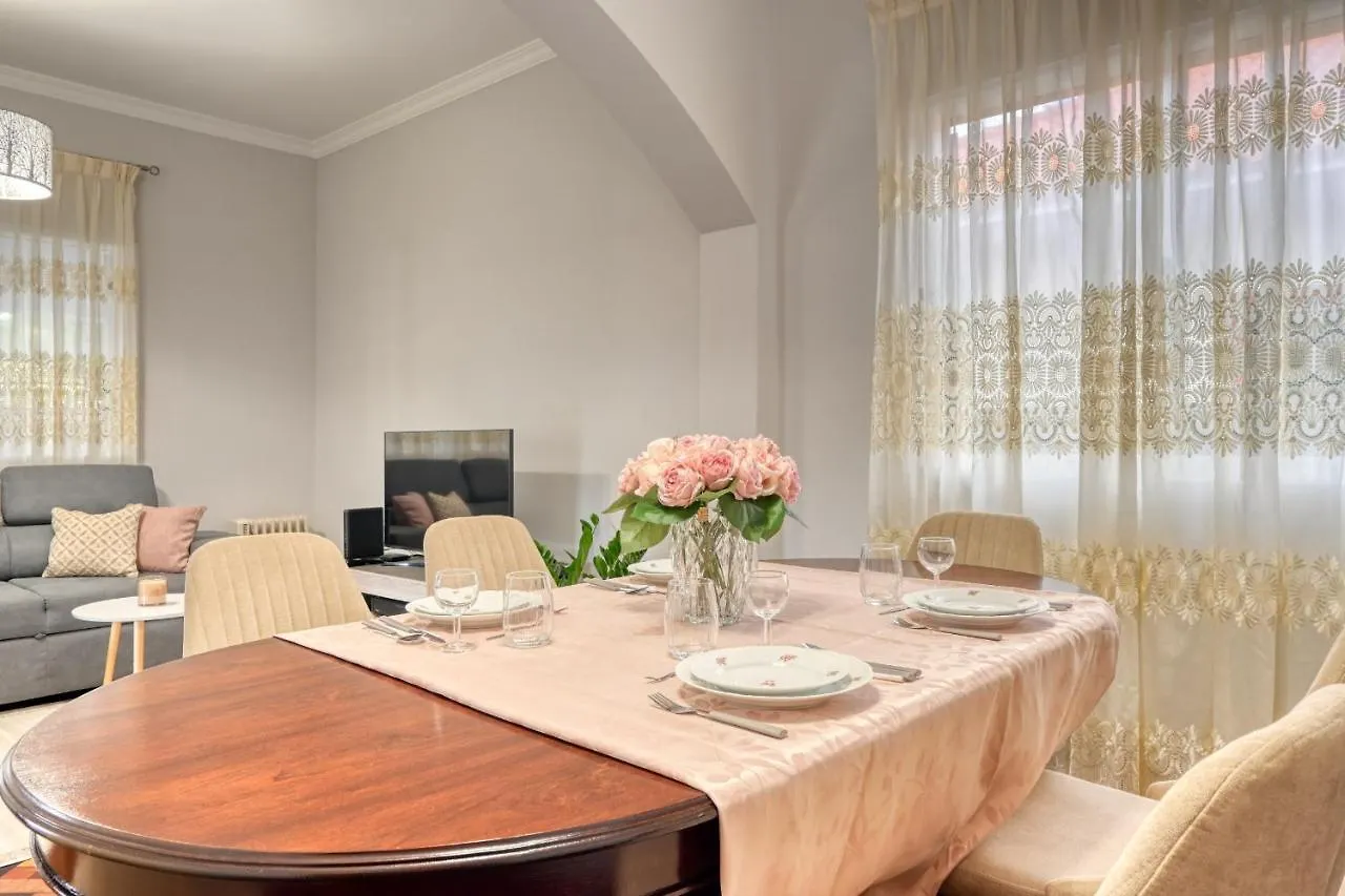 Villa Rosa, A Home In Madeira Funchal  Holiday home Funchal (Madeira)
